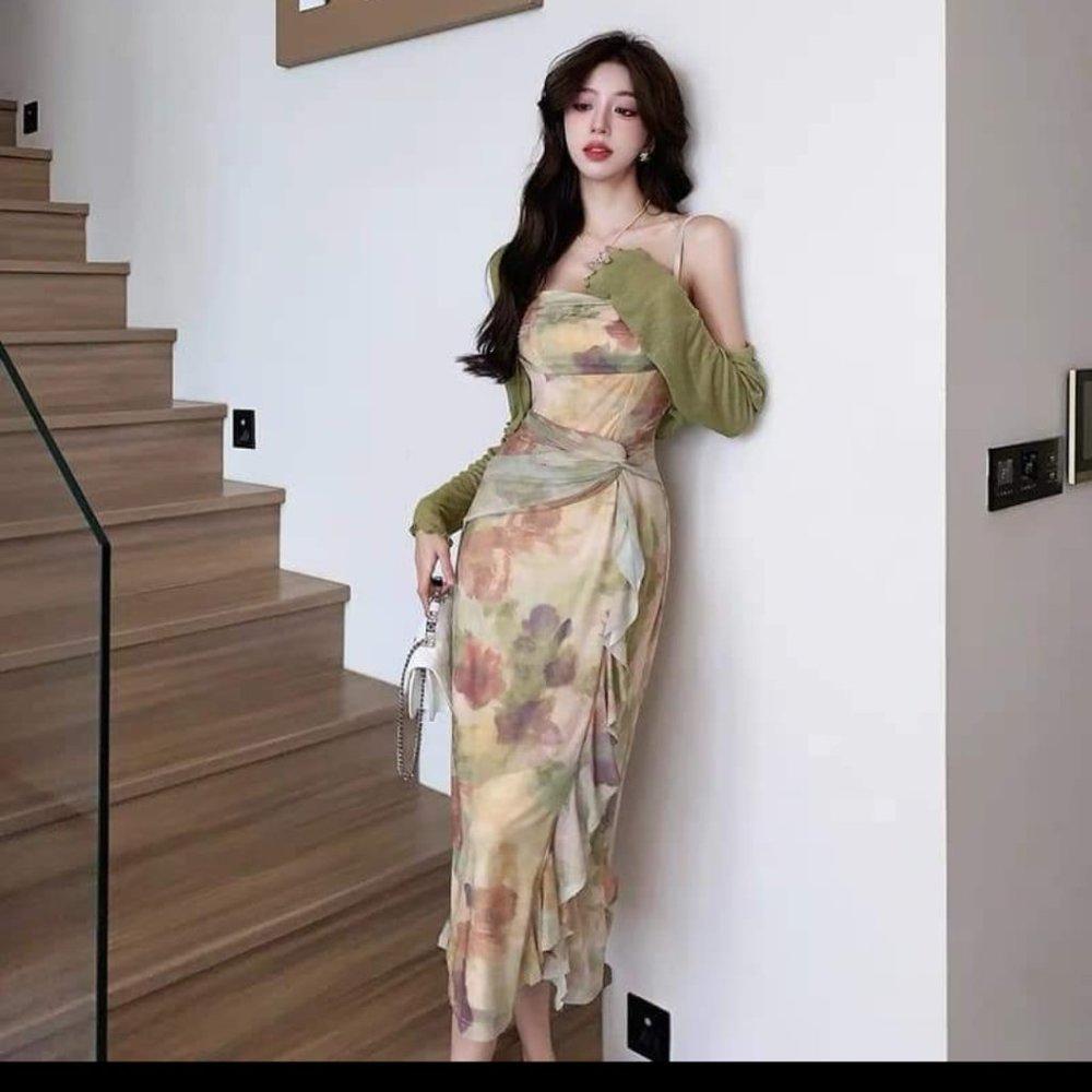 Clothes - Picture 5 of 6